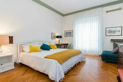 Wohnung in Torino mit Balkon und Parken
