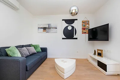 Apartment Life Plus-Two Bedroom Apartment wit...