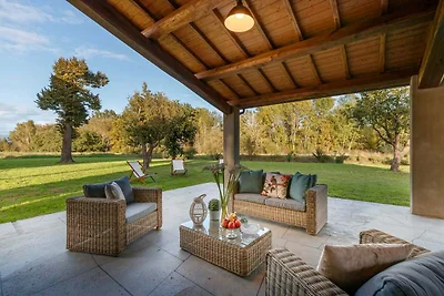 Villa vicino Lucca con forno e giardino