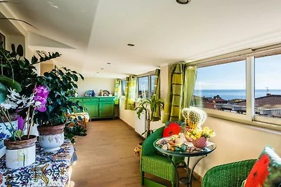 Golden park apartment with terrace