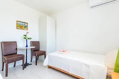 Villa Bind - Twin Room with Patio and Garden ...
