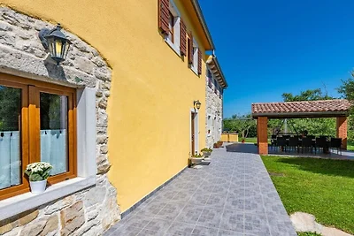 Vakantiehuis in Pićan met zwembad