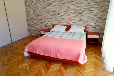 Apartment in Kampor mit Balkon