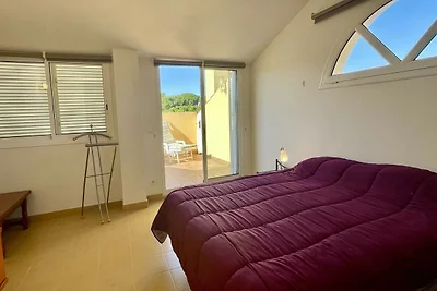 Apartment für sechs Personen mit Swimmingpool