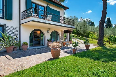 Schönes Ferienhaus in San Casciano Val di Pes...