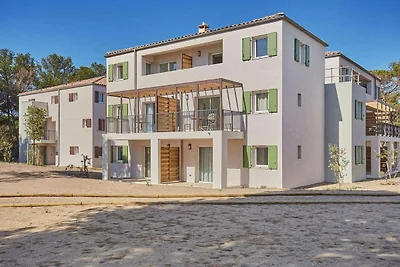 Appartement in Giens met Zwembad & Strand
