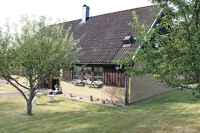 Ferienhaus in Bellö mit Schwimmbecken