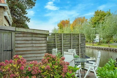 Schönes Ferienhaus in Heeg mit Garten