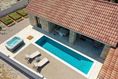 Casa vacanze a Pridraga con piscina privata