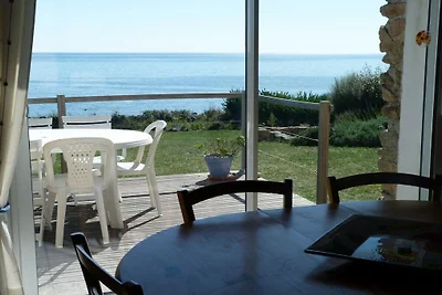 Ferienhaus in Plouhinec mit Terrasse