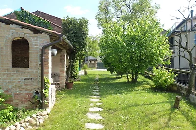 Moderna casa vacanze con giardino nella verde...