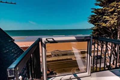 Regent House en Spa boven de golven