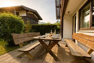 Chalet mit 2 Wohnungen in Gasteig in Tirol