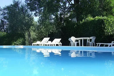 Moderne Villa mit Swimmingpool in Ghizzano...