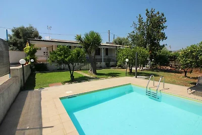 Spaziosa casa vacanze con piscina privata