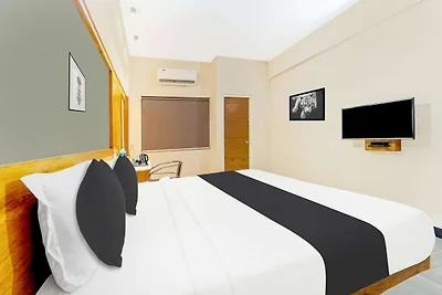 Super Hotel O Broadway Ernakulam