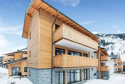 Golden Lodges Rauris Resort close to the ski...