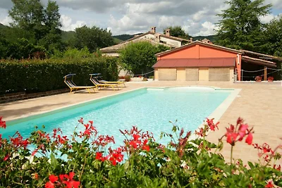 Accogliente casa vacanze con piscina in...