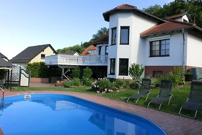 Geräumige Villa mit eigenem Pool
