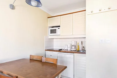 Marineblaue Residenz mit zwei Zimmern