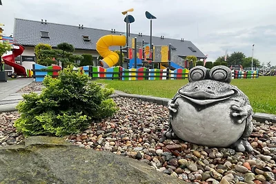 Vakantiehuis in Sianożęty bij het Strand