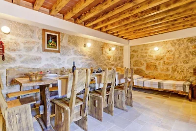 Schönes Ferienhaus in Starigrad