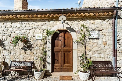 Vivace cottage a Bomba vicino al lago