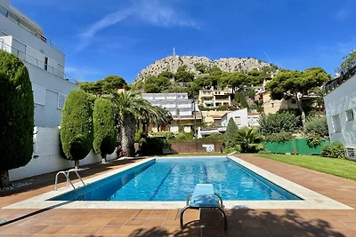 Apartment in Estartit near sea beach