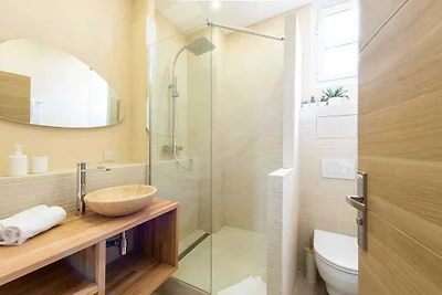 Modernes Apartment -1BDR/4P - 300m vom STRAND...