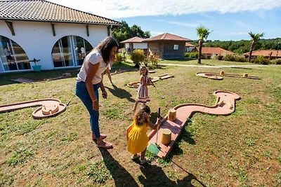 Appartement in Cassen met zwembad en spa