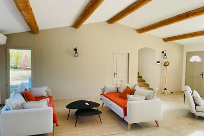 Villa panoramica con piscina