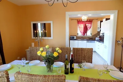 Villa con piscina e jacuzzi