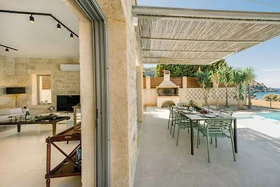 Villa in Sfinari with swimming pool