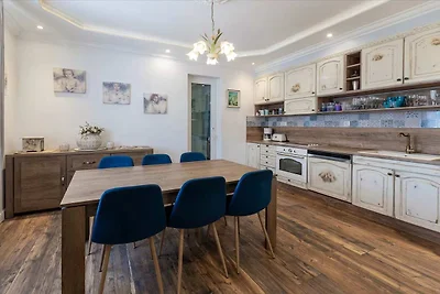 Deluxe apartment Marghareta - Three Bedroom A...