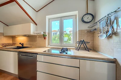 Three bedroom Apartment with terrace and sea...