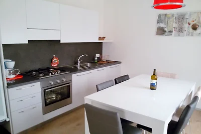 Apartment mit Balkon mit Blick auf den See