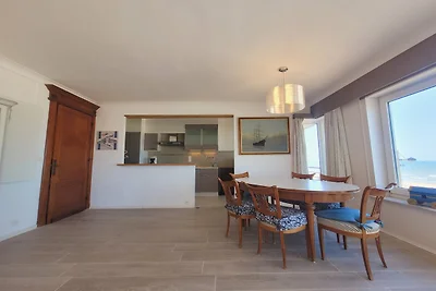 Appartement met panoramisch uitzicht op zee