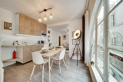 GEWELDIG HISTORISCH PARIJS APPARTEMENT NAAST ...