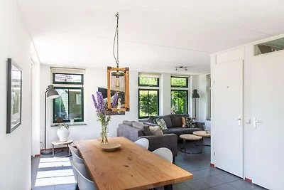 Renoviertes Chalet in Schoorl mit Garten
