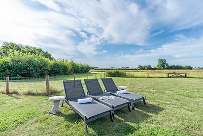 Attraktive und moderne Ferienvilla für 6...