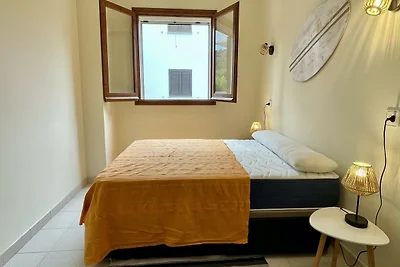 Appartement Cala Montgo met zwembad
