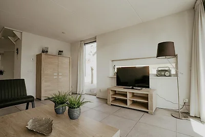 Hausboot im Waterpark mit eigenem Steg