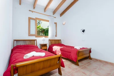 Huis in Son Serra bij Maagdelijk Strand