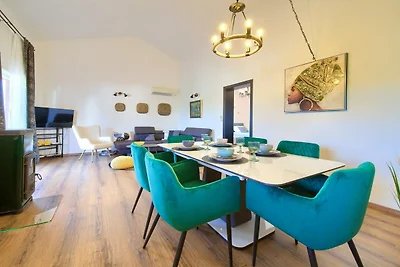 Two Bedroom Apartment with Terrace and Sea...