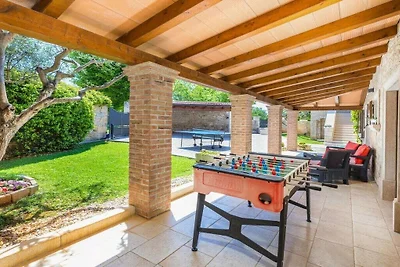 Villa in Tinjan met zwembad