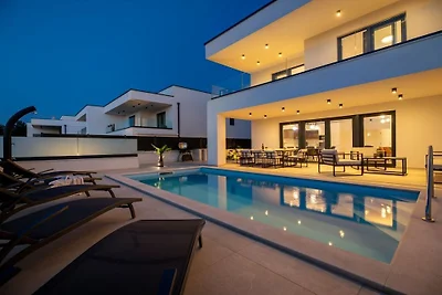 Villa Aria mit Pool