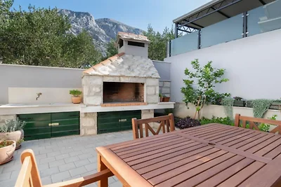 Three Bedroom Apartment with Terrace