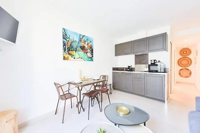 2-Zimmer-Apartment im Herzen von Cannes, 100...