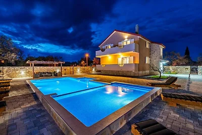 Charmante Villa in der Nähe von Benkovac