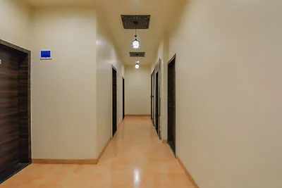 Stadthaus Oak Sinhgad Road Crossway